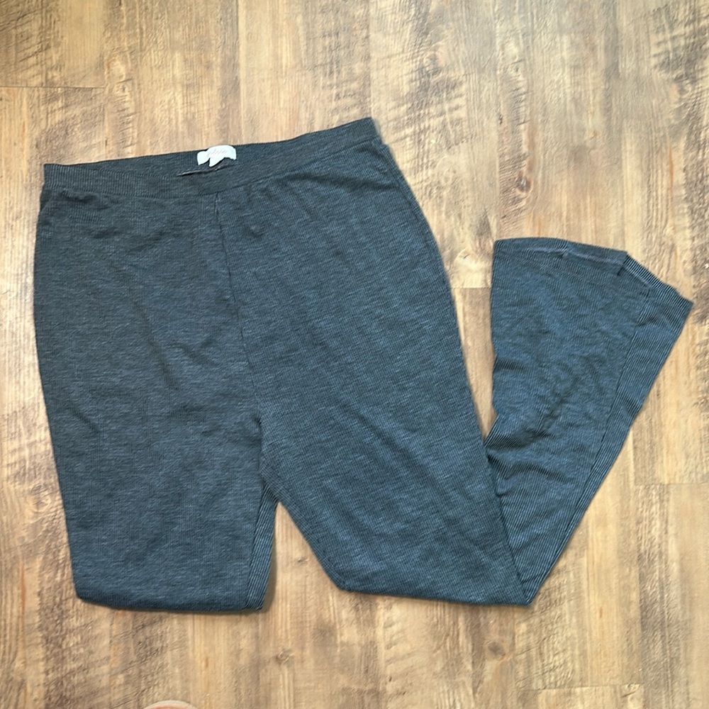 Colsie Ribbed Gray Flare Leggings Size Large - Picture 3 of 5